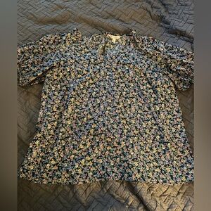 Lauren Conrad Bubble Sleeve Vneck